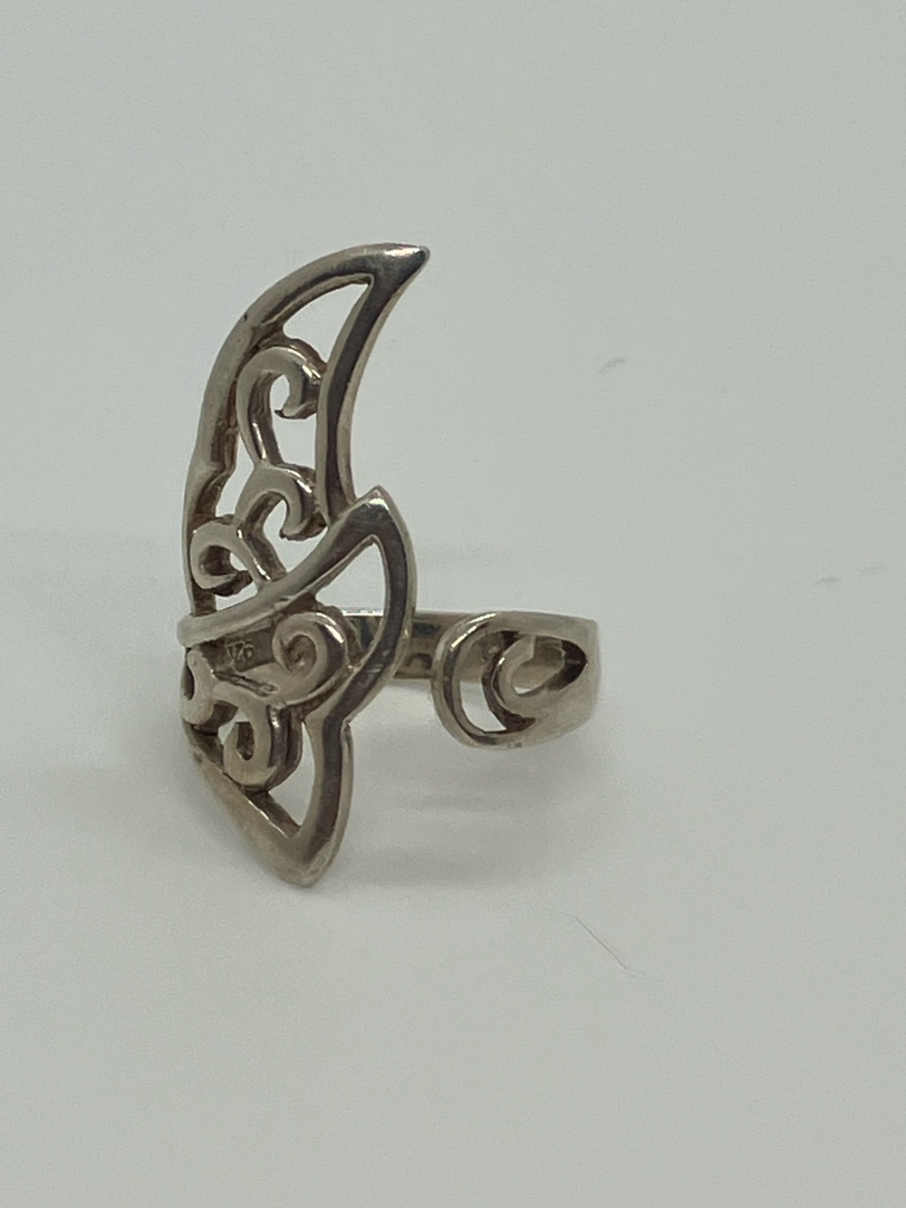 Vtg 925 Sterling Silver Shield Cutout Swirl Bypass Ring Sz 9 (Adjustable)